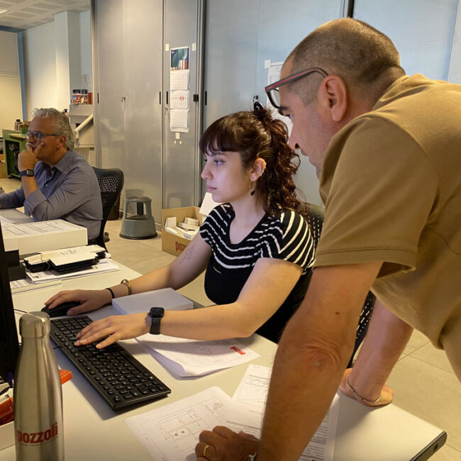 From the post-diploma specialized course for Packaging Specialist at the Istituto Tecnico Superiore Angelo Rizzoli in Milan to the Pozzoli R&D team: Alessia Montrasi together with Paolo Bonomi, Project Manager R&D Pozzoli