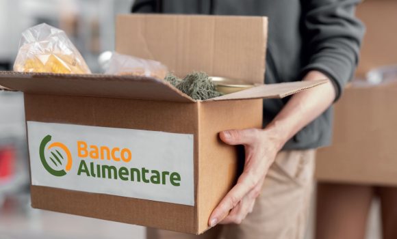 Banco-Alimentare-Lombardia_pacco-alimentare- Banco-Alimentare-Lombardia_pacco-alimentare-